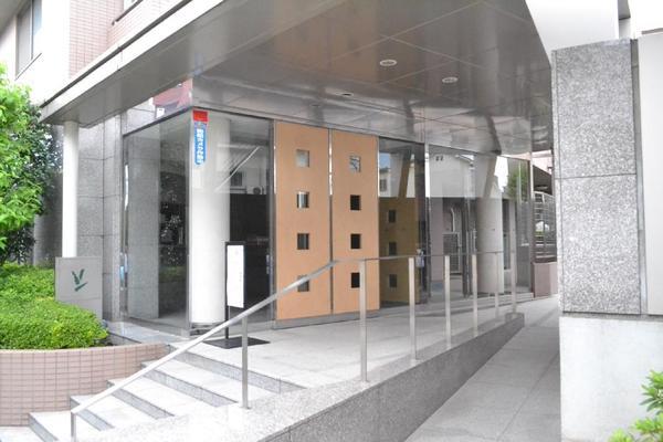 Entrance. Common areas