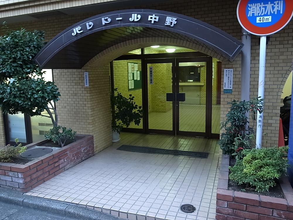 Entrance. Common areas