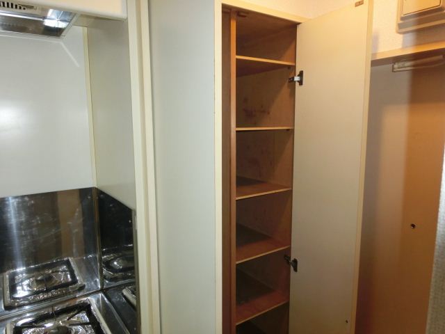 Other room space. There cupboard