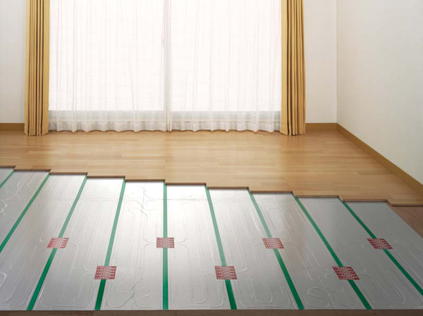 Other.  [TES hot water floor heating] Equipped with the TES hot water floor heating system that does not pollute the air. It warms the entire room from the feet.