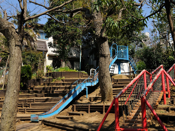 Surrounding environment. Nakano Ward lily of the tree park (4-minute walk / About 270m)