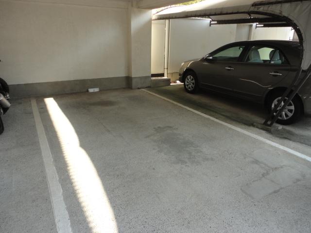 Parking lot. The exclusive right to use parking Monthly 3,000 yen