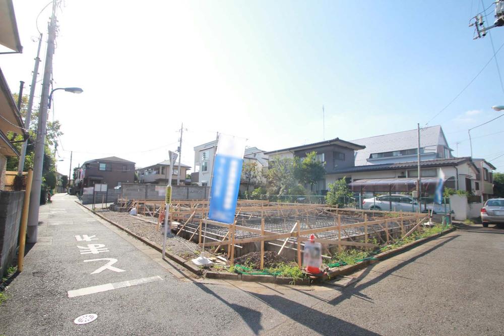 Local appearance photo. All is shaping place in three buildings both. Beautiful earth type.