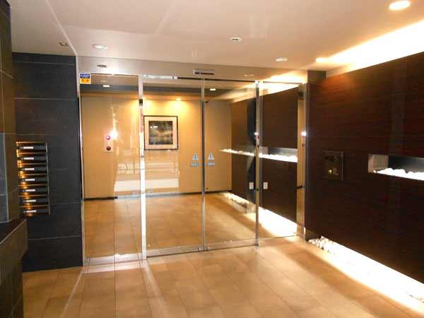 Entrance. Common areas