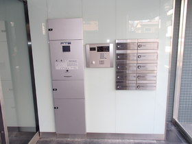 Entrance. auto lock