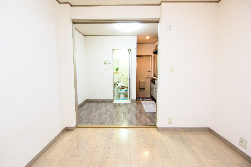 Living and room. Also good use widely opened the sliding door, Good also put a sharp closed ☆ 