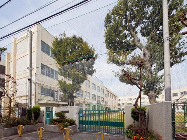 Primary school. Nakano Ward Kitahara 400m up to elementary school