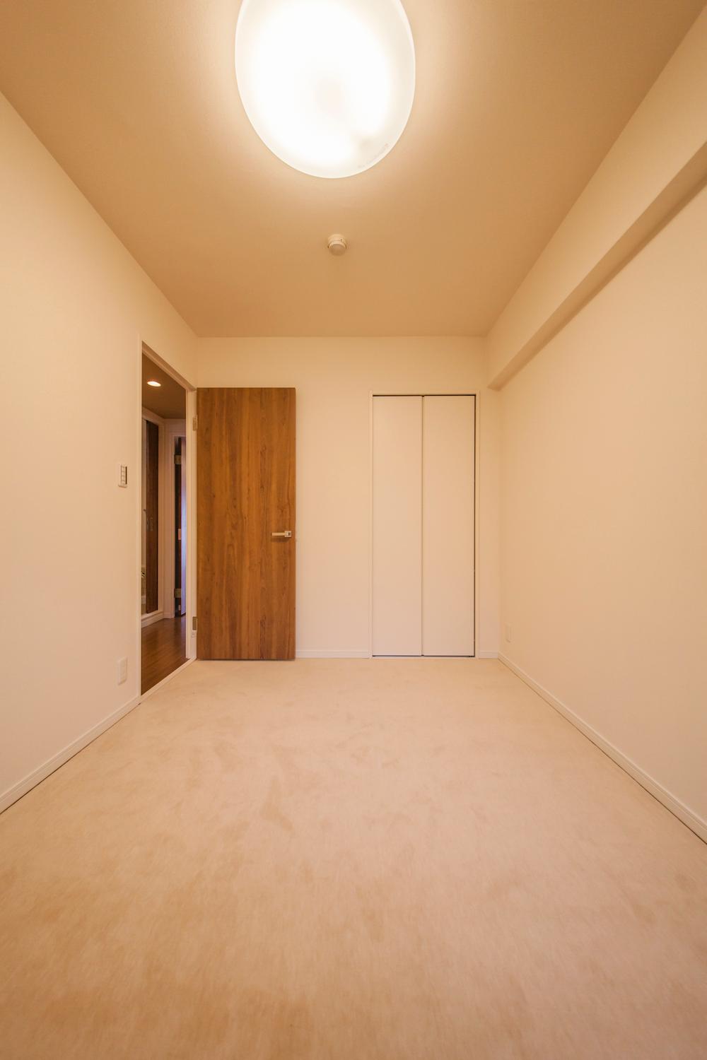 Non-living room. Indoor (12 May 2013) Shooting