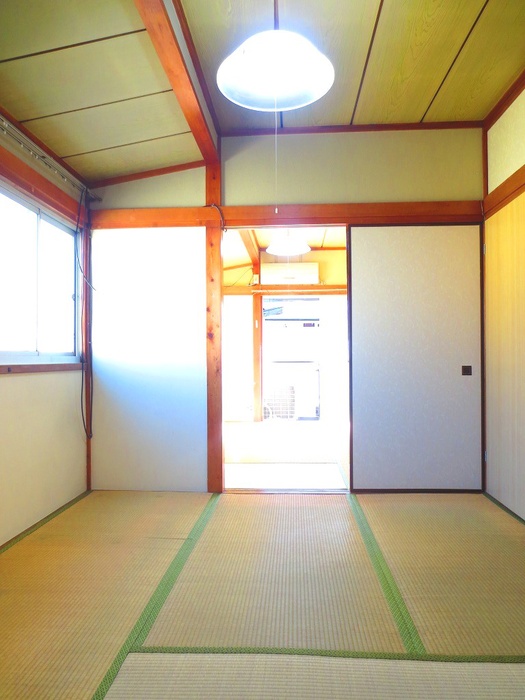 Living and room. It is a quaint Japanese-style room