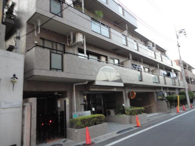 Local appearance photo. Local (12 May 2013) Shooting