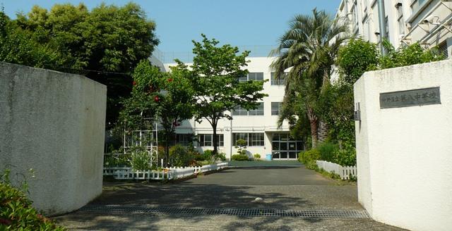Junior high school. Nakano 579m to stand eighth Junior High School