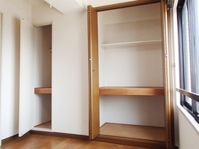 Living and room. There is storage space is also a large number