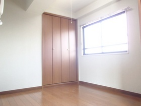 Living and room. You can use the room multipurpose of Hiroshi 3.5 quire with storage