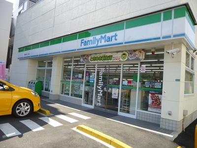 Convenience store. 215m to Family Mart (convenience store)