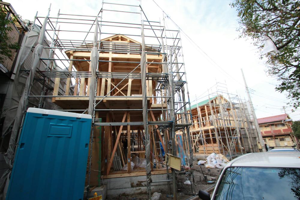 Local appearance photo. Storage capacity is abundant are also attached attic housed in. Facilities are full-featured.