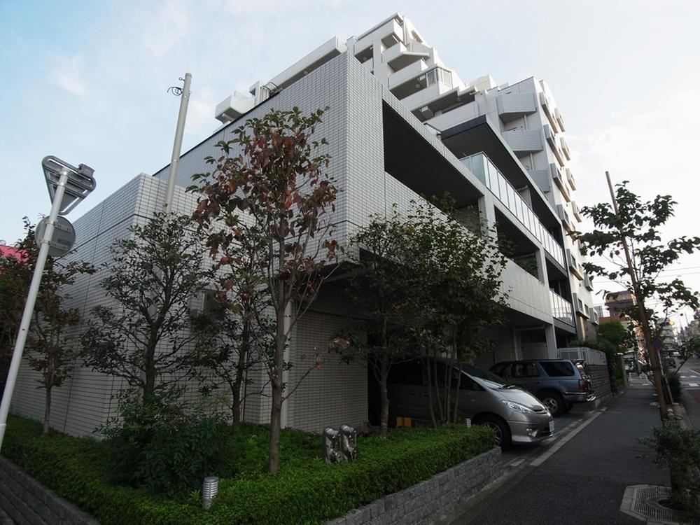 Local appearance photo