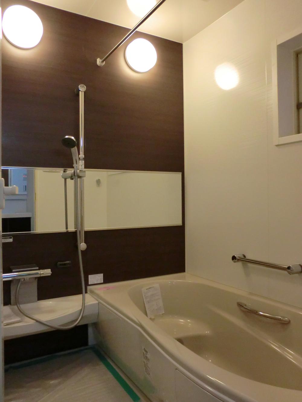 Same specifications photo (bathroom). Bathing of the same specification. With bathroom dryer at 1 pyeong type. Clean easy Kururin poi drainage port! 1616 spacious bathtub size, Hard to feel the cold floor = is thermo floor.