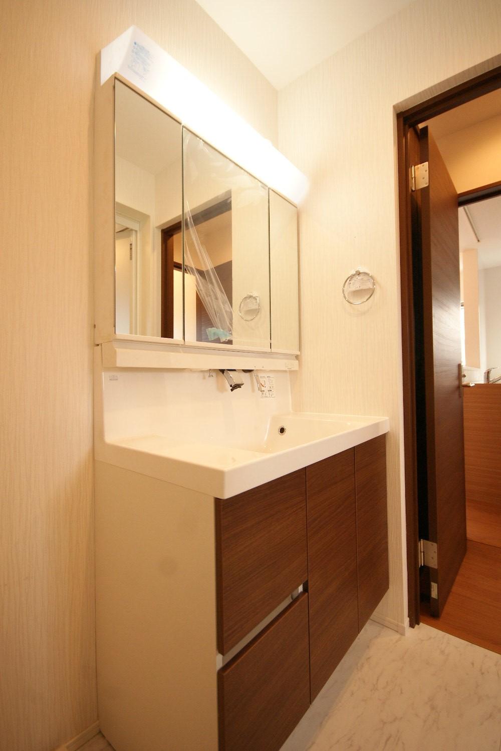 Same specifications photos (Other introspection). It can also be fashionable directing grooming, There is also a storage capacity, It is the washstand that combines practicality. (Example of construction)