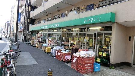 Streets around. Enhancement of the surrounding environment