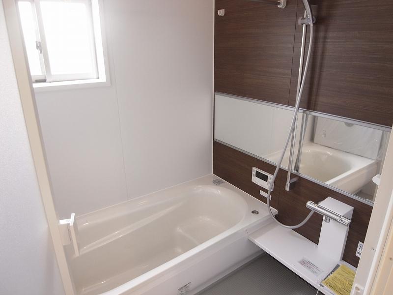 Same specifications photo (bathroom). Bathroom construction cases