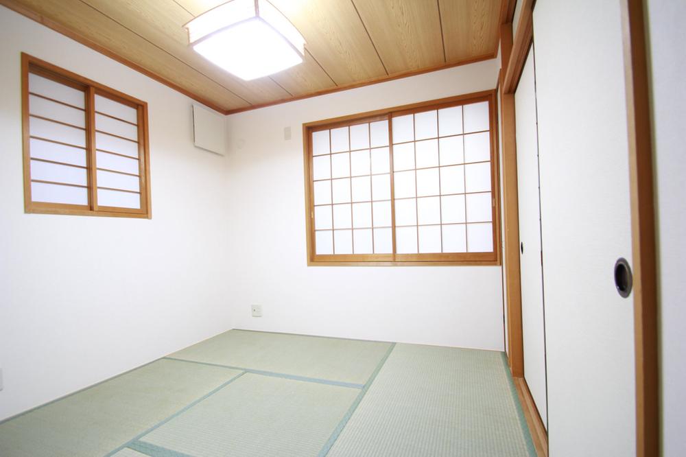 Other introspection. 4.5 tatami Japanese-style room is something usability is good