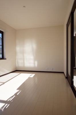 Living and room. Western-style corner room two-sided lighting