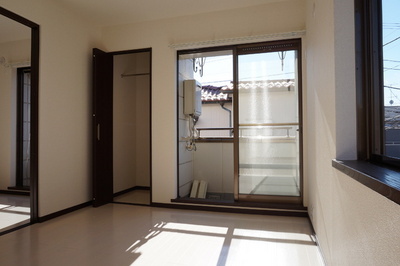 Living and room. Western-style corner room two-sided lighting