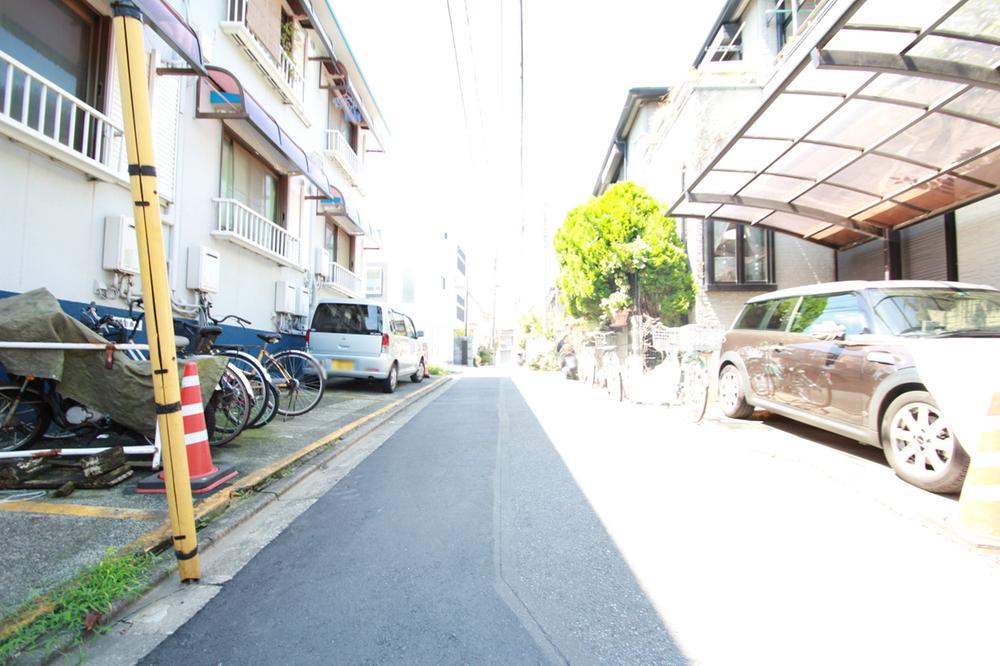 Local photos, including front road. Streets are clean