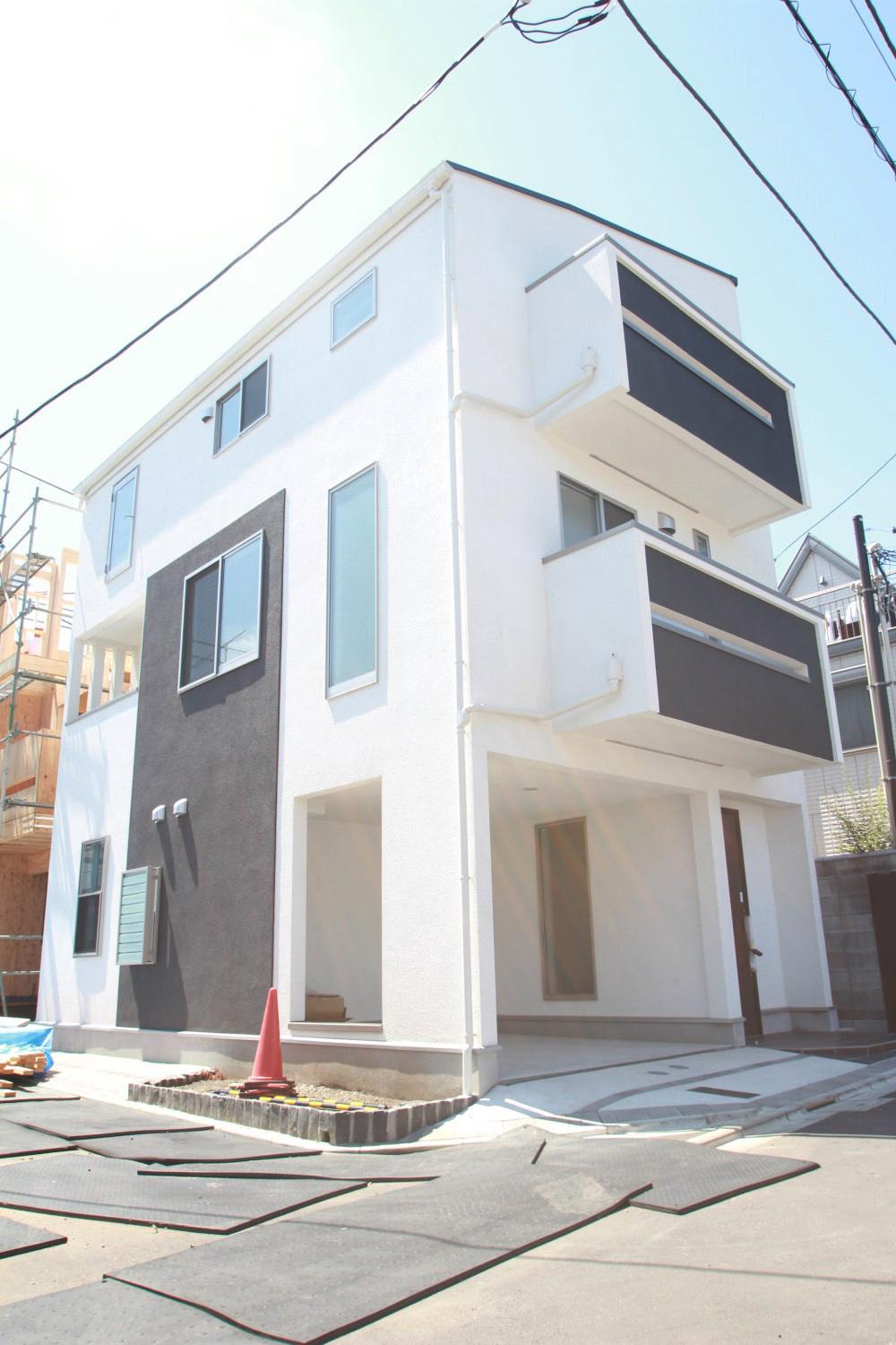 Local appearance photo. Newly built single-family Nakano Nakano 1-chome. Since we are building completed, You can preview any time. Stylish design house of refreshing impression. Is the central line "Nakano" station walk 13 minutes of good location. By all means please see once.