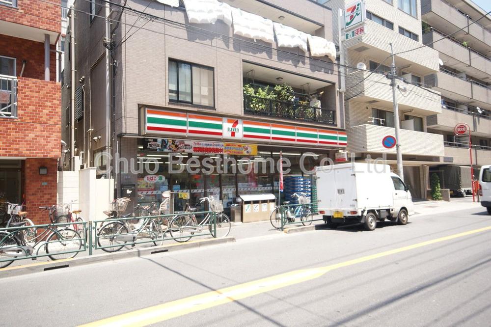 Convenience store. 476m to Seven-Eleven Nakano 1-chome