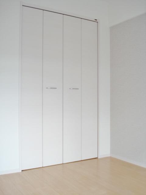 Receipt. Indoor shooting