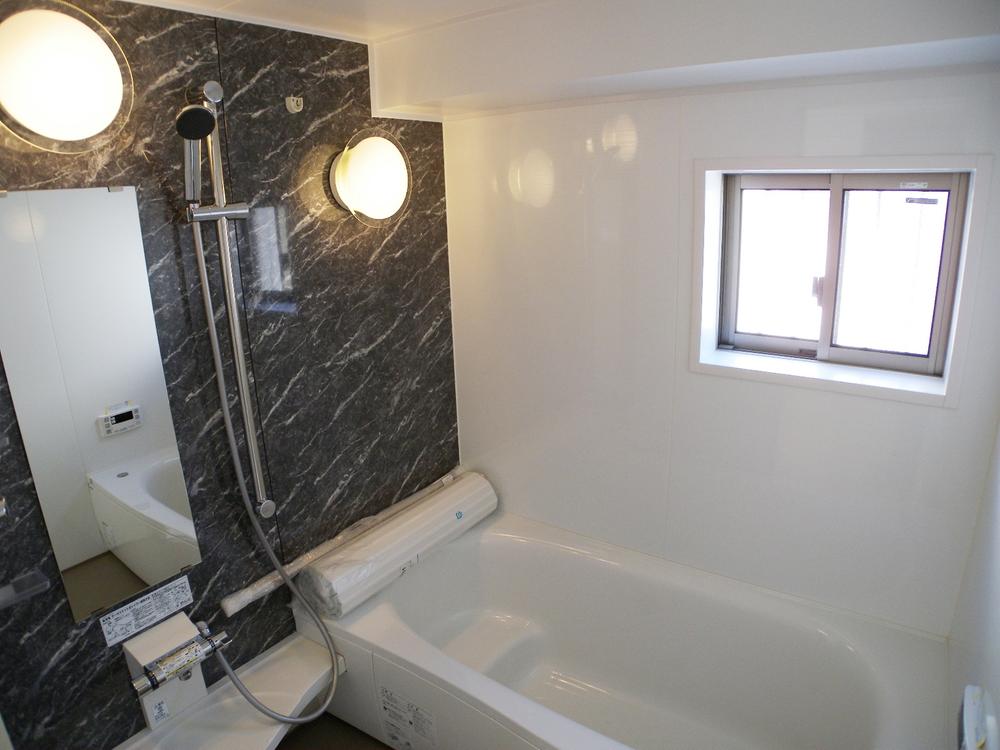 Same specifications photo (bathroom)
