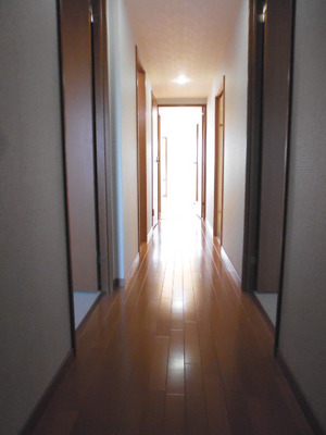 Other room space. Corridor