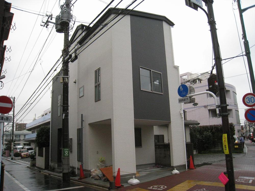 Local appearance photo