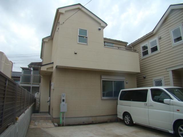 Local appearance photo. Local (12 May 2013) Shooting