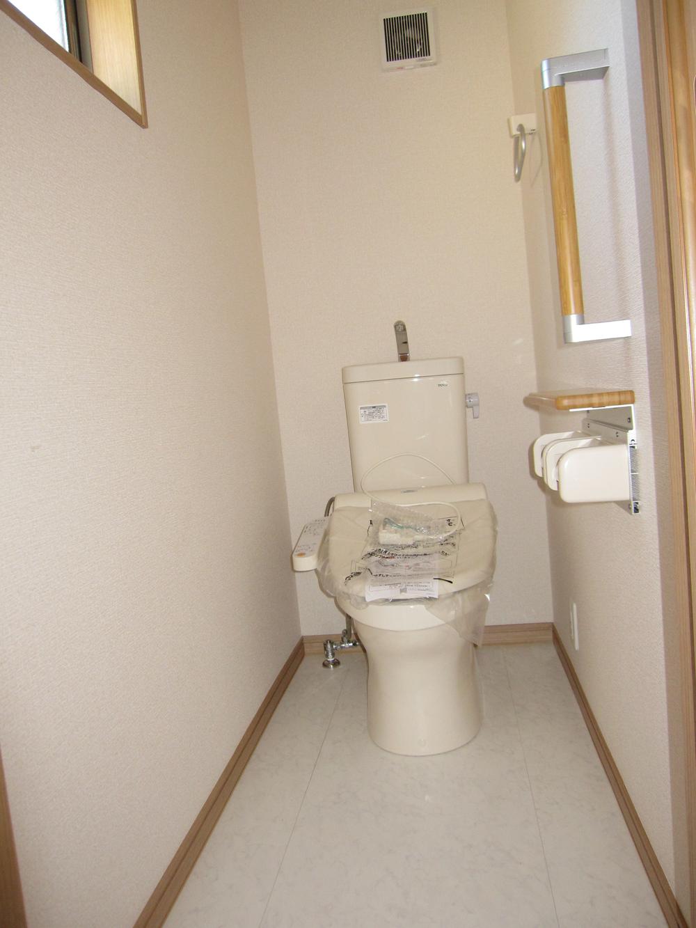 Toilet. Indoor (10 May 2013) Shooting