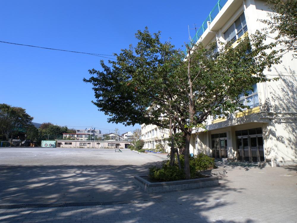 Primary school. 557m to Nerima Oizumi first elementary school