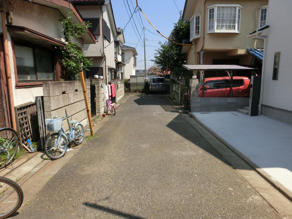 Local photos, including front road. Local (July 2013) Shooting