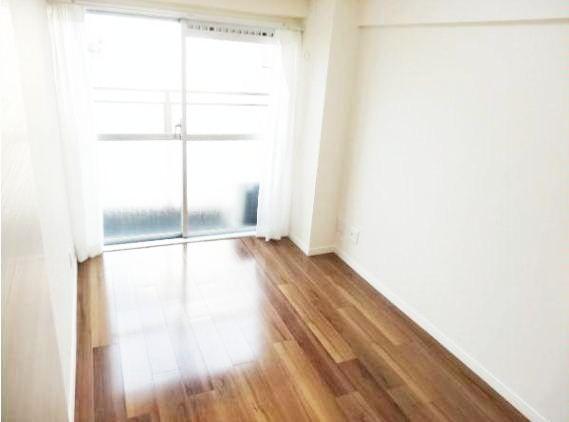 Living. Good per yang. Bright room. Certainly once please visit.