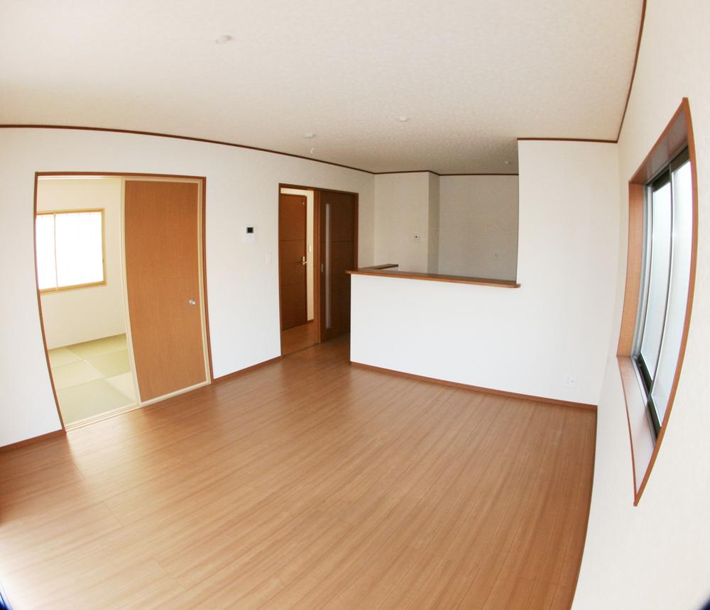 Same specifications photos (living)