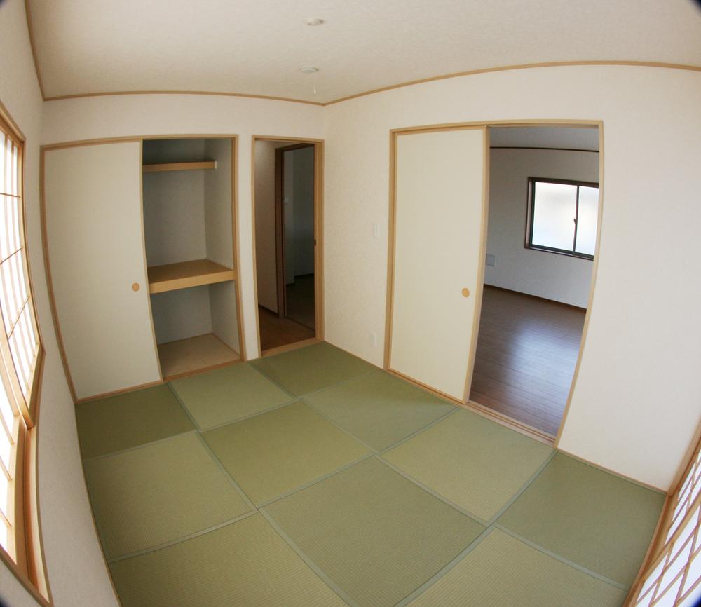 Same specifications photos (Other introspection)