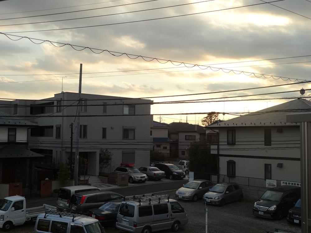 View photos from the dwelling unit. View from the site (November 2013) Shooting