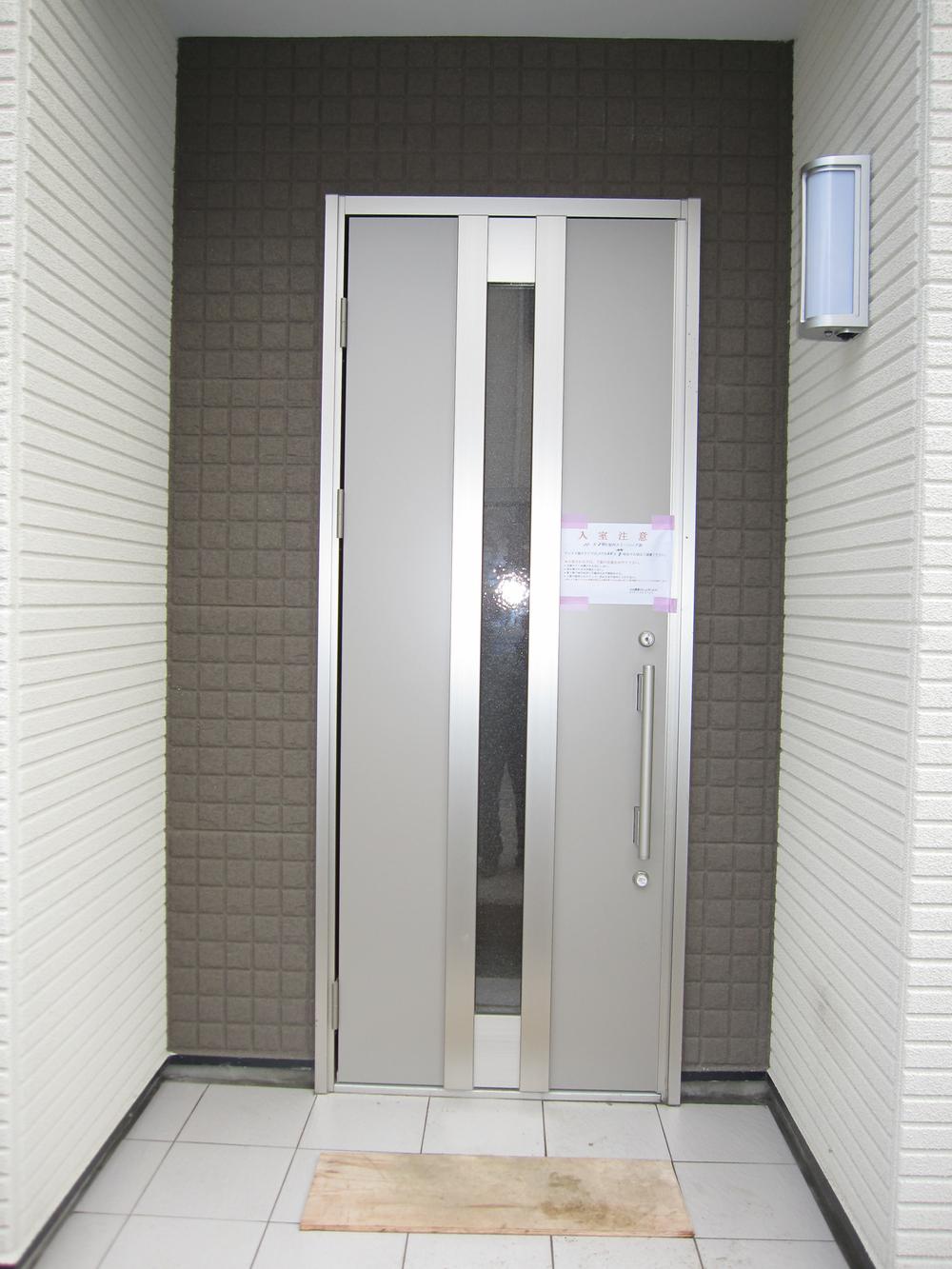 Entrance. Example of construction