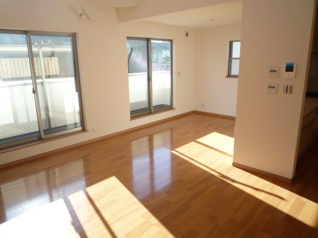 Same specifications photos (Other introspection)