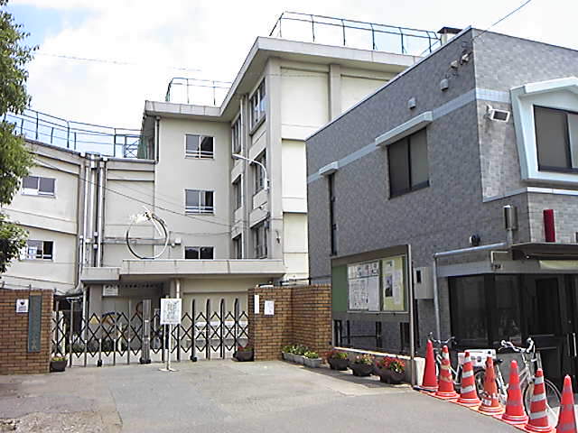 Primary school. 150m to Oizumi second elementary school (elementary school)