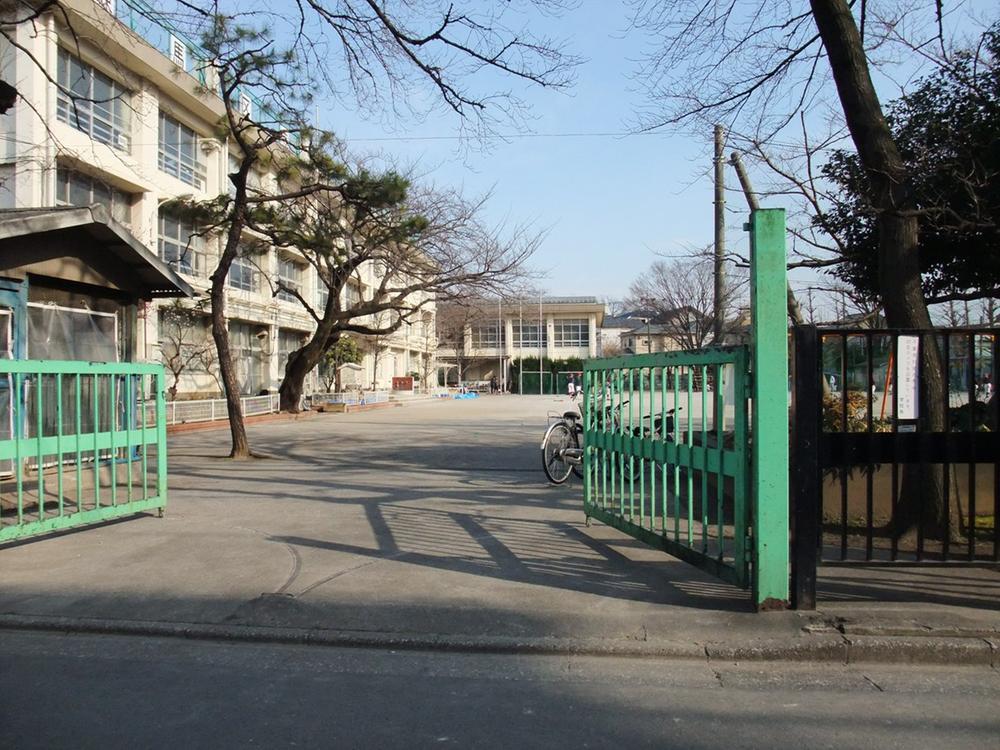 Primary school. Municipal Toyotama 440m to East Elementary School