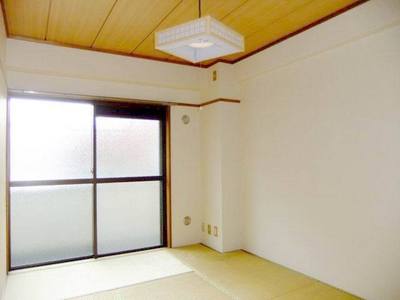 Living and room. Japanese-style room 6 tatami