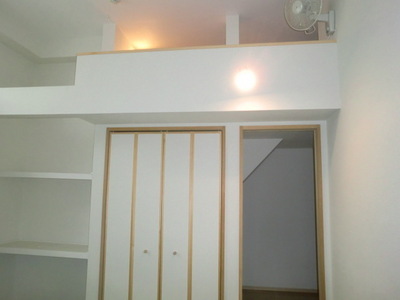 Living and room. Upper loft