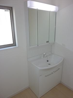 Wash basin, toilet. Indoor (10 May 2013) Shooting