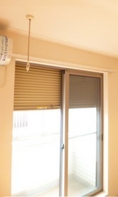 Security. Indoor clothes hook ・ There is security shutters